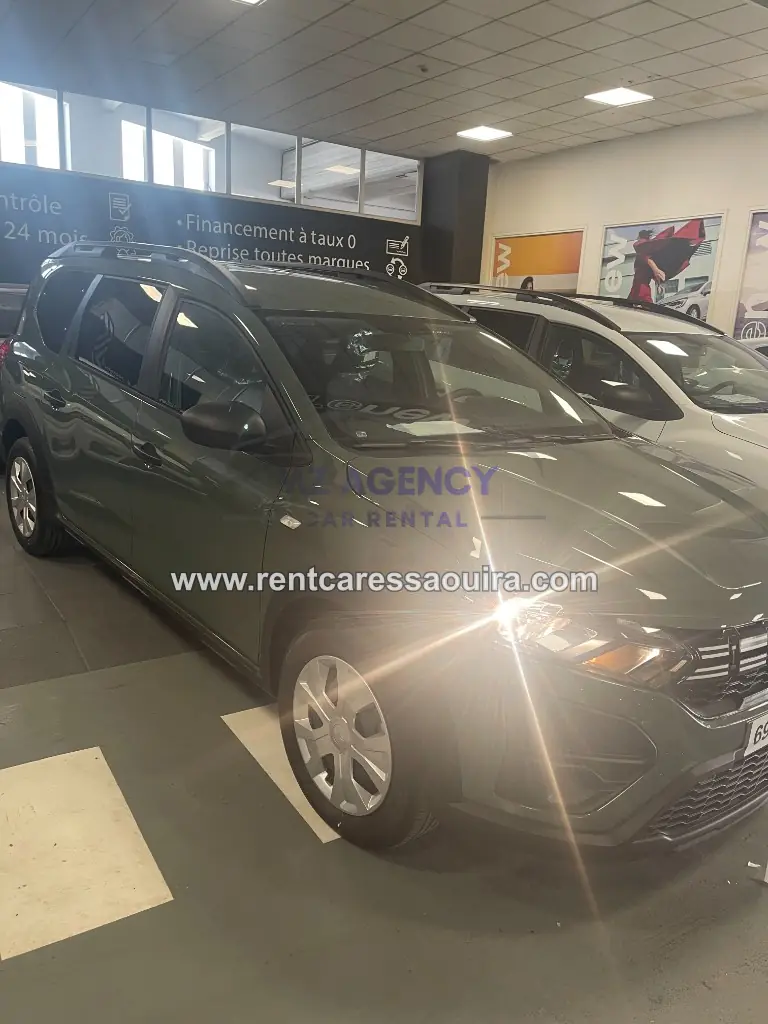 Jogger rental Essaouira – front three-quarter spacious family car | Mz Agency