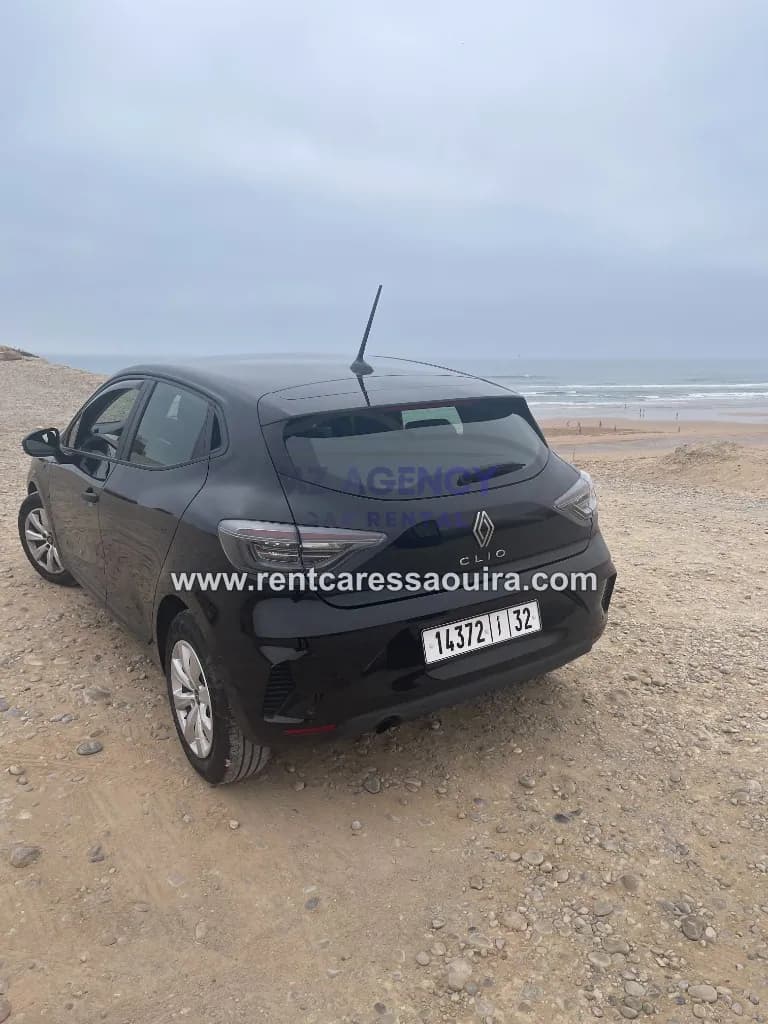 Black Renault Clio 5 rental Essaouira – rear mall parking | Mz Agency